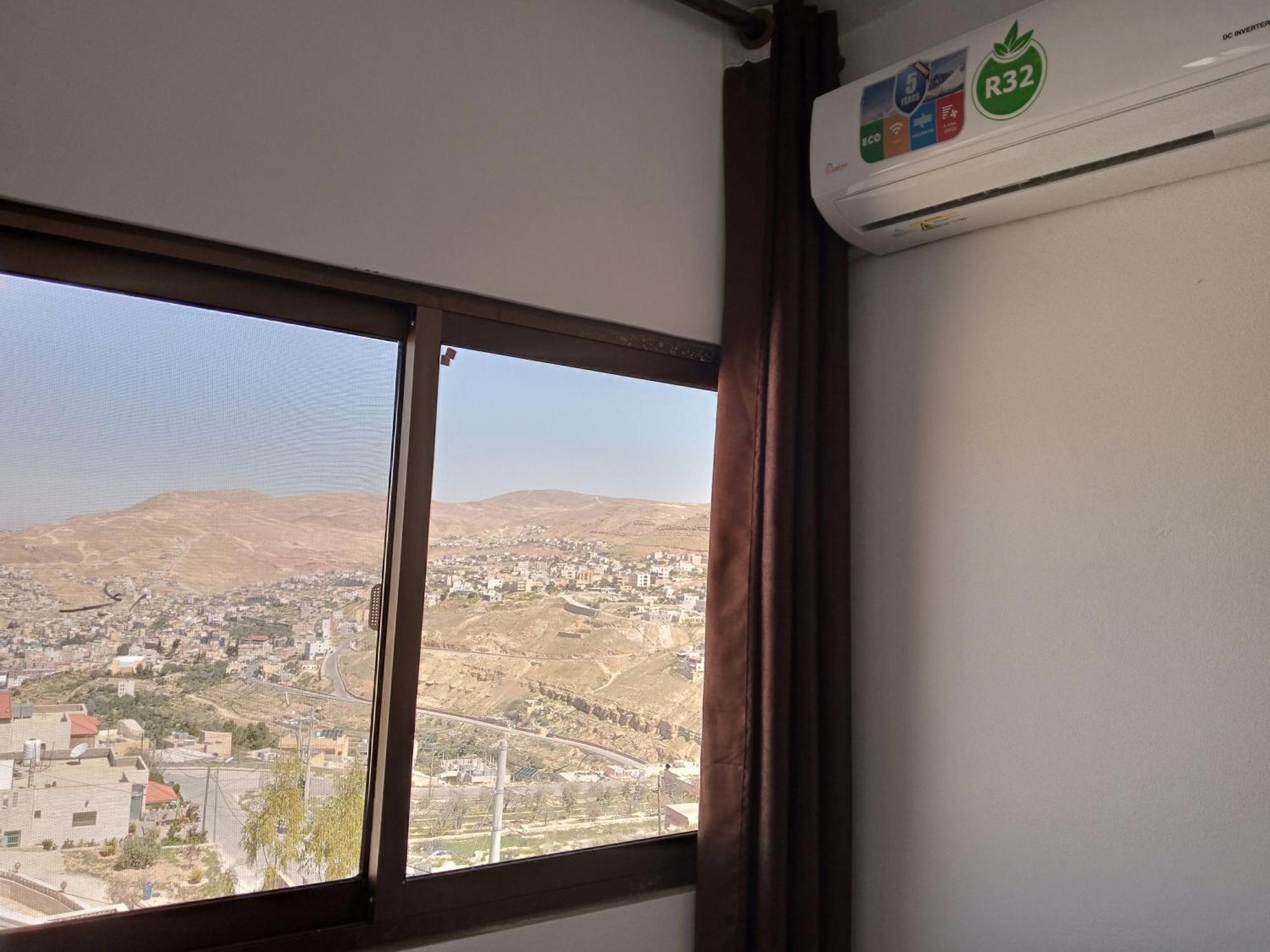 Petra Planet Hostel Wadi Musa Exterior photo